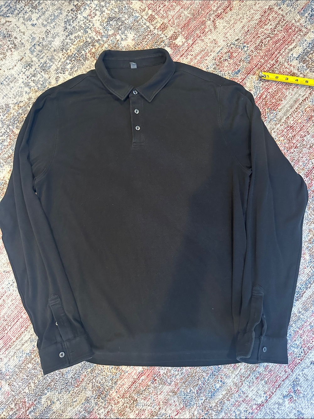 Vuori Men's Long-Sleeve Polo Shirt in Black